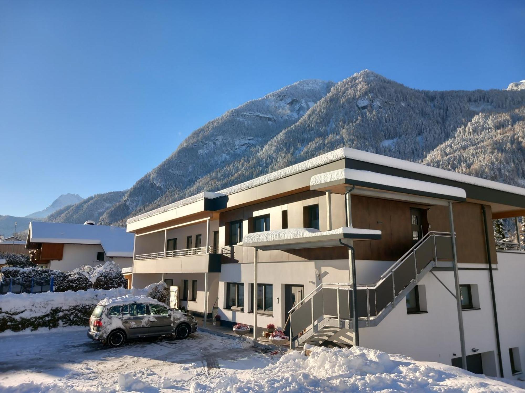 Myhome Apartments Umhausen Exterior photo